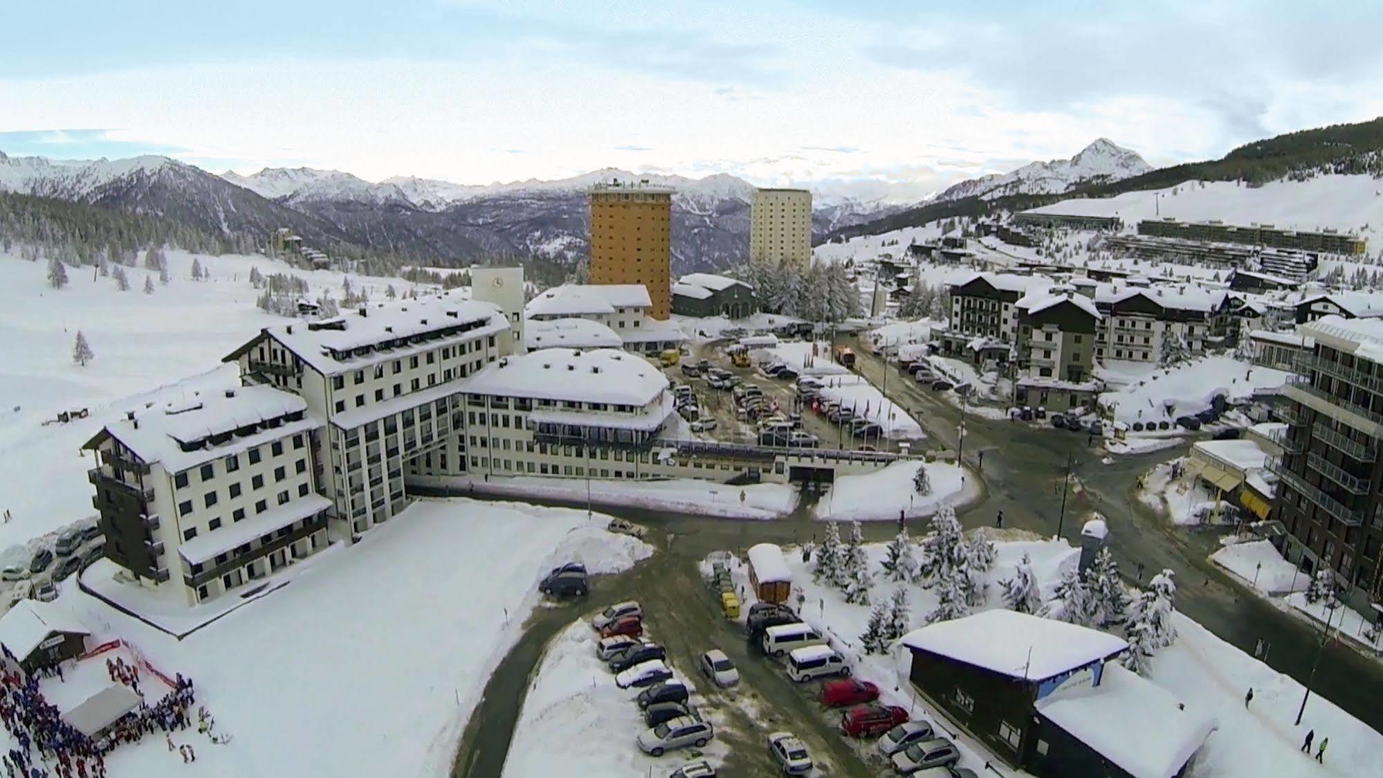 Grand Hotel Duchi D'Aosta Sestriere Bagian luar foto