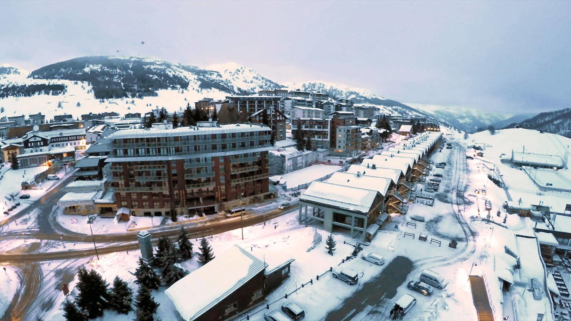 Grand Hotel Duchi D'Aosta Sestriere Bagian luar foto