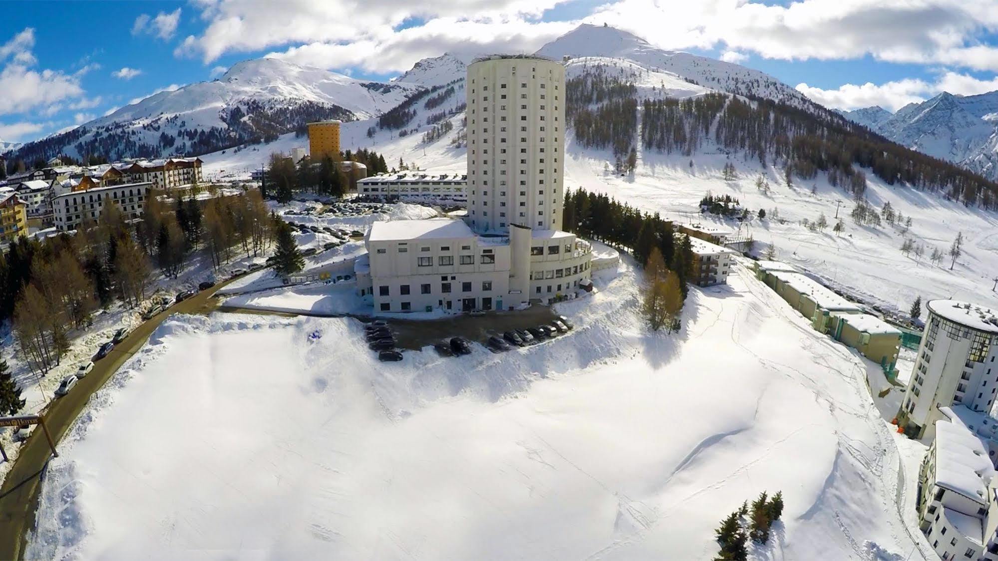 Grand Hotel Duchi D'Aosta Sestriere Bagian luar foto