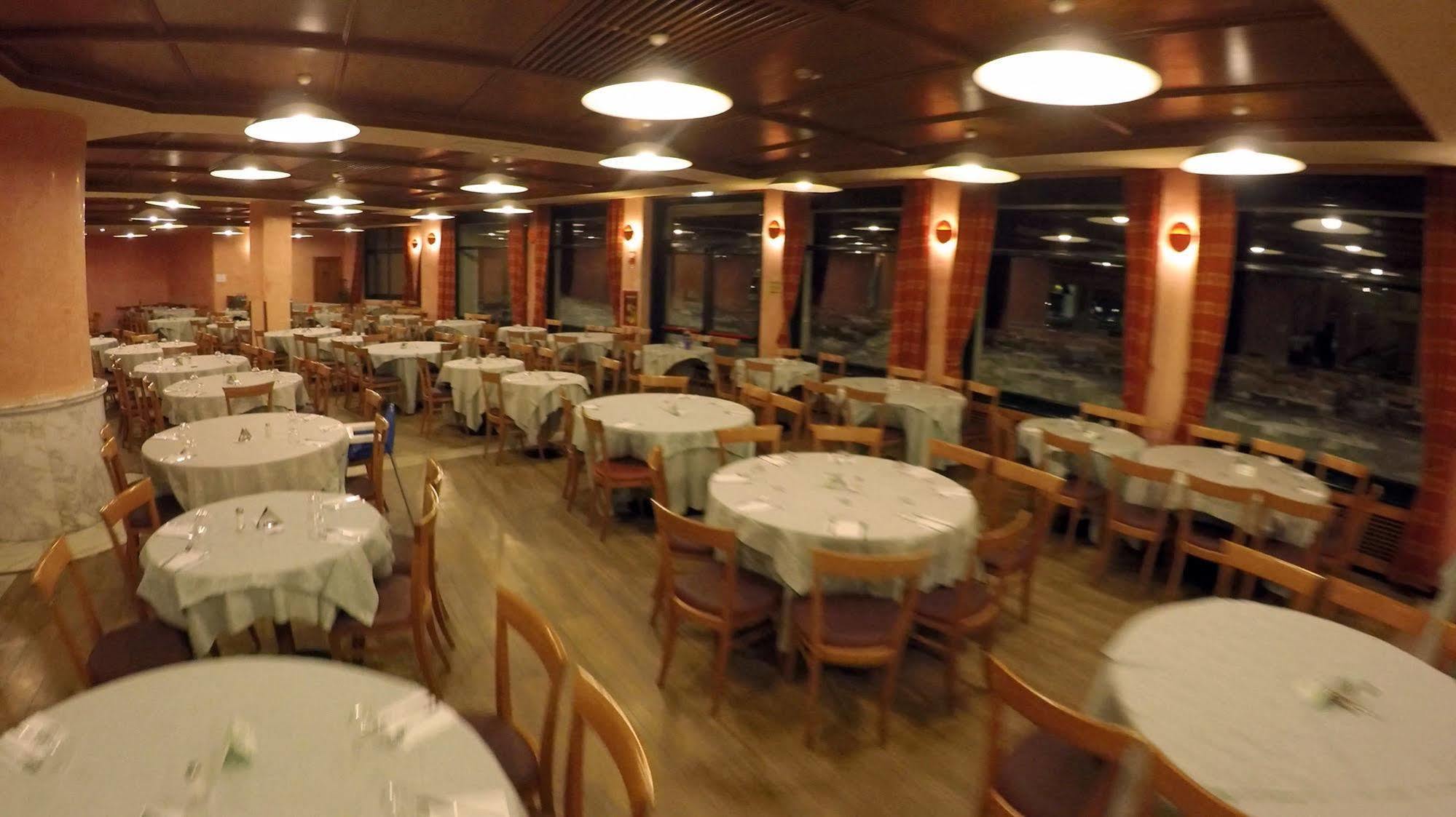 Grand Hotel Duchi D'Aosta Sestriere Bagian luar foto